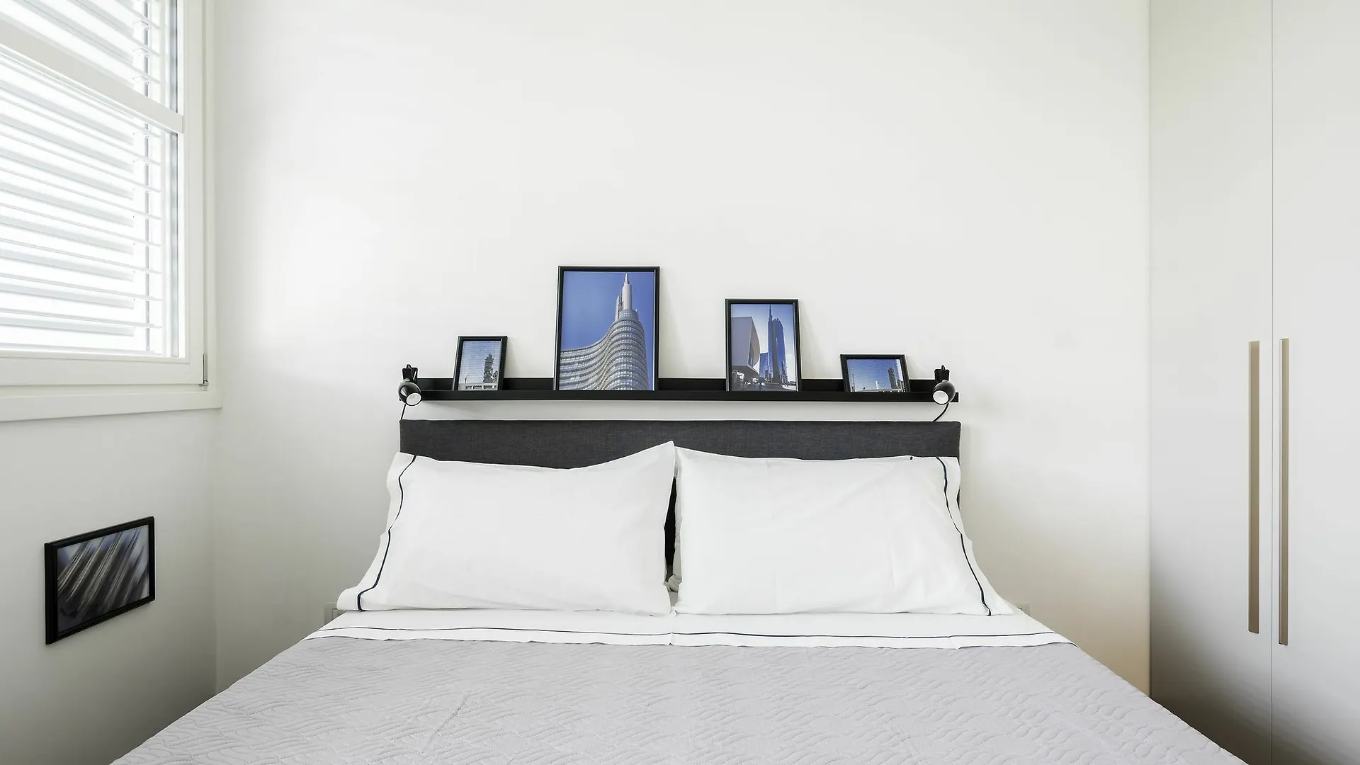 Rentclass - Fair Area - Piazza De Angeli Milan Italy