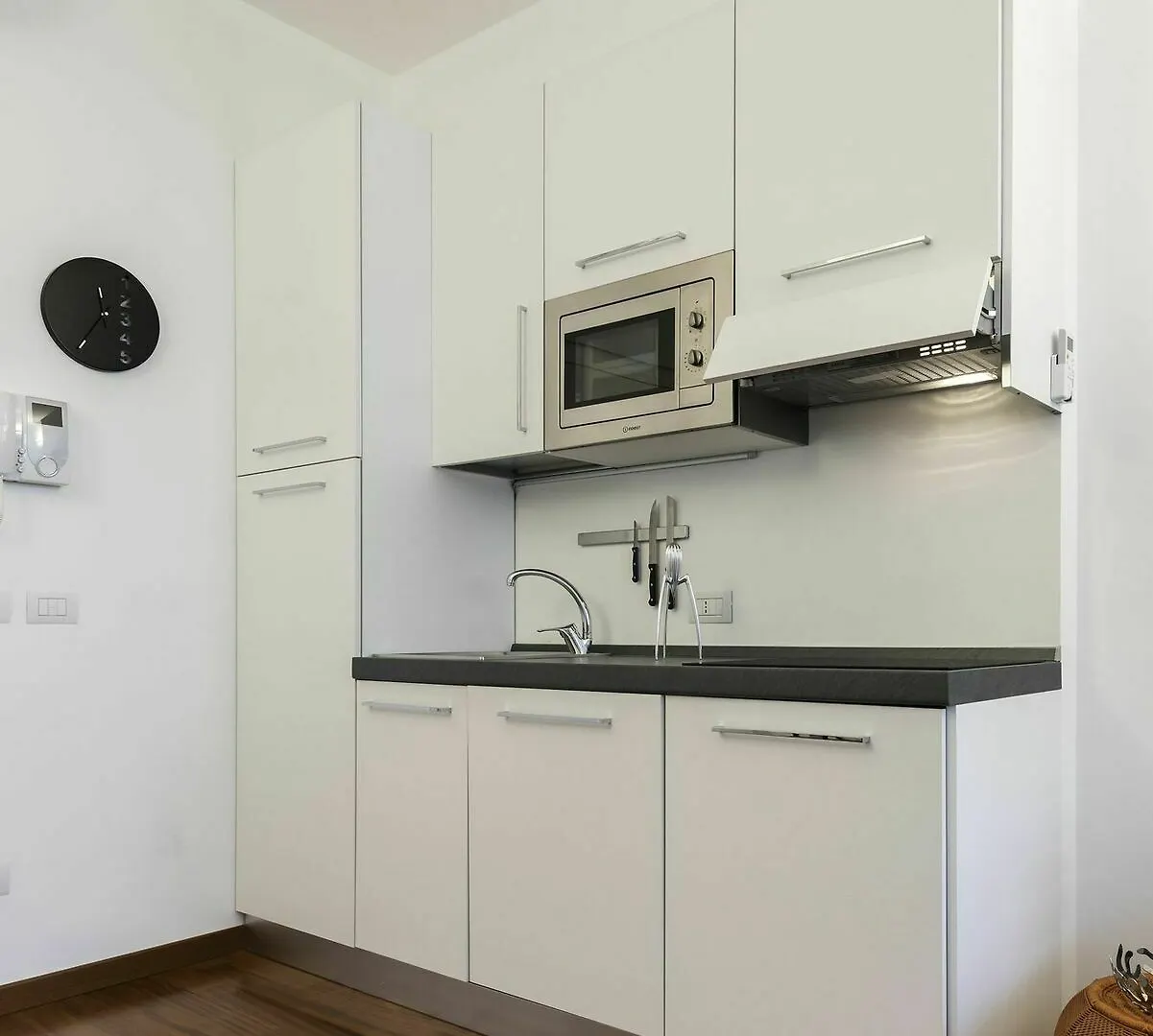 Apartment Rentclass - Fair Area - Piazza De Angeli Milan Italy