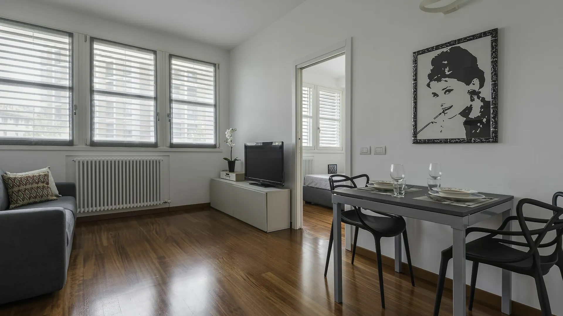 Rentclass - Fair Area - Piazza De Angeli location