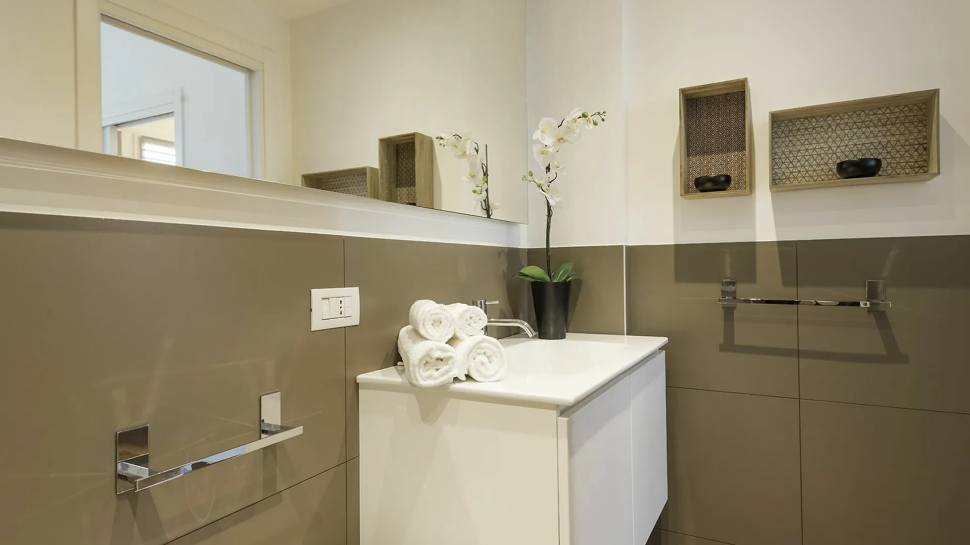 Rentclass - Fair Area - Piazza De Angeli Milan